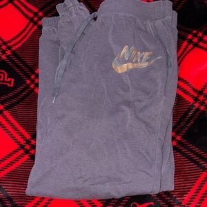 Women’s Nike sweatpants